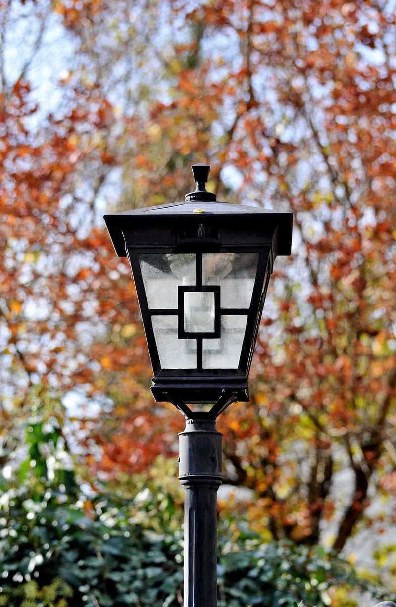 Outdoor solar lanterns